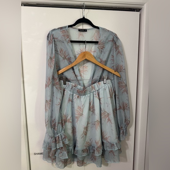 Skirt and top - Picture 1 of 4